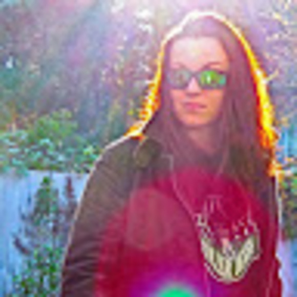 Meet your Posher, Jen - Picture 1 of 1